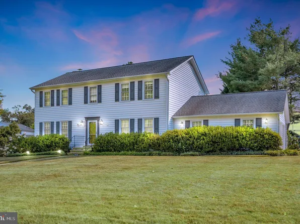 614 Camden Dr, Fredericksburg, VA 22405