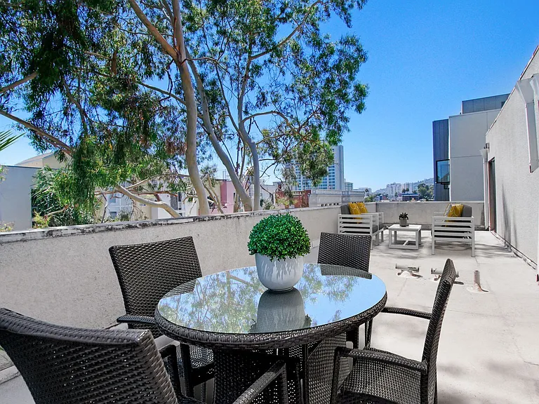 Franklin Place — Photo 19