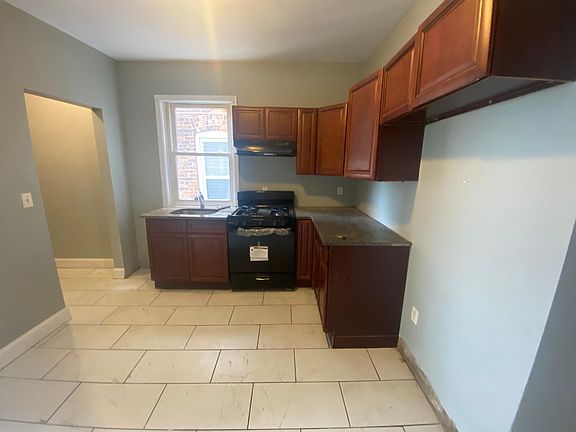 2nd image of 116 Milford Ave Floor 1