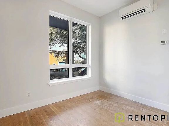 5th image of 77 Berry St APT 1B