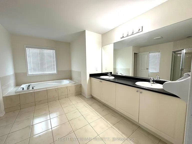 116 Hurst Dr — Photo 27
