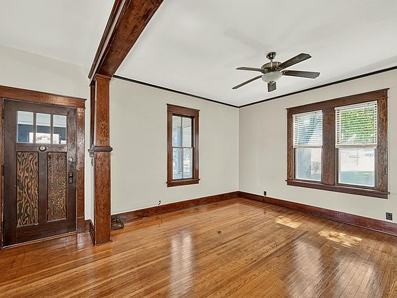 5th image of 103 Harrison Ave NE