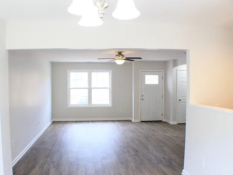 1431 Hornsby Ave — Photo 6