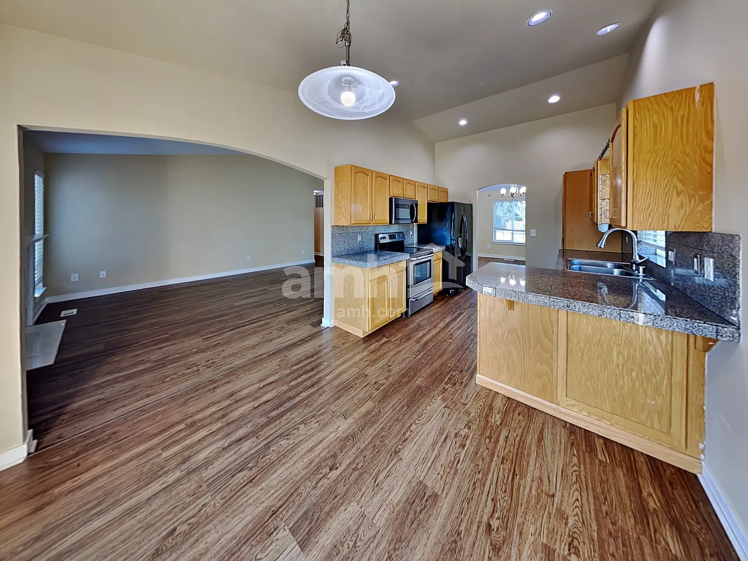 5 bed, 3.0 bath, 2357 sqft, $3,365 — Photo 4