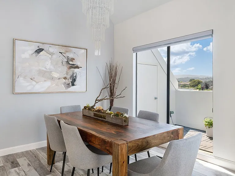 702 Portofino Ln — Photo 25