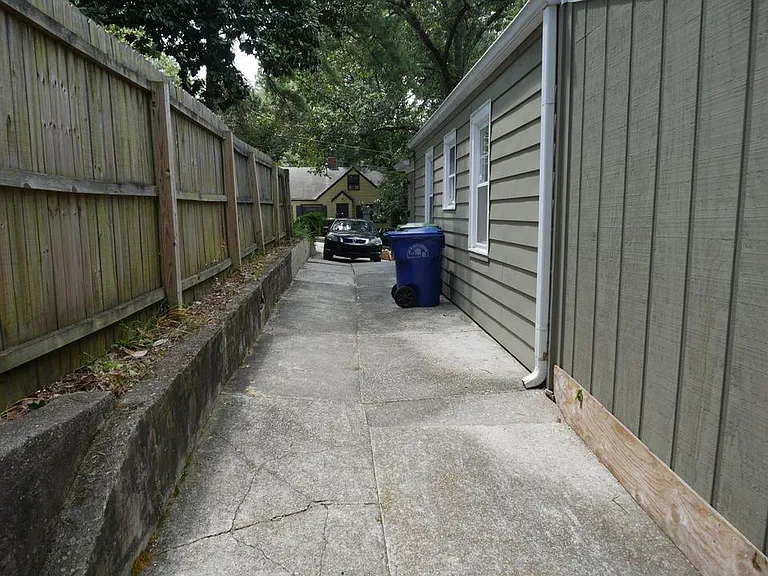 1065 Atlantic Dr NW — Photo 18