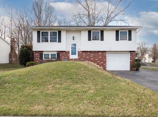 205 Green Meadow Dr, Newark, OH 43055