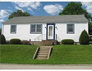 696 George St photo 1