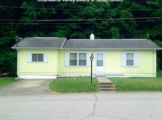 319 Sun Valley Dr, Saint Albans, WV 25177