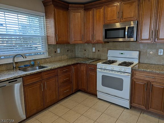 5th image of 187 Crestview Rd