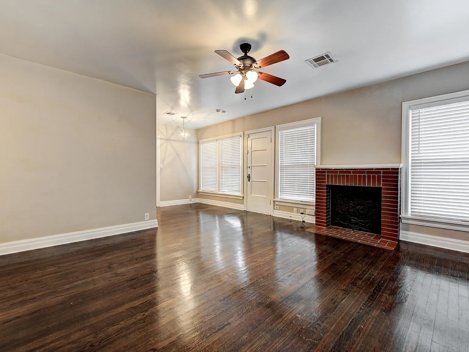 2 bed, 936 sqft, $1,125 — Photo 3