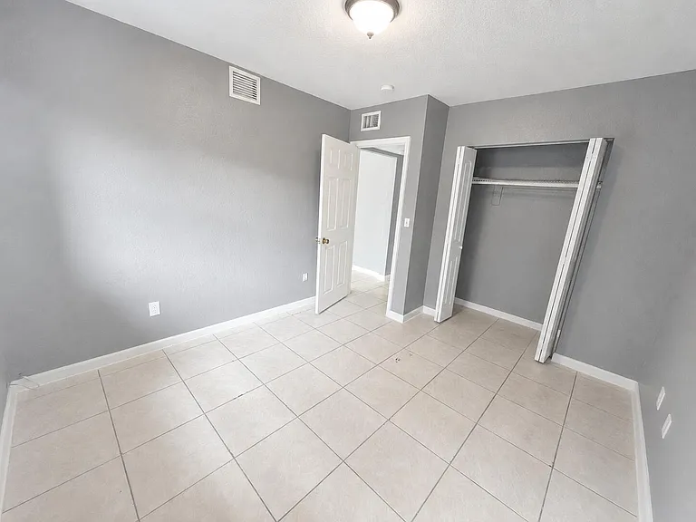 421 NW 7th St #1-4 — Photo 7