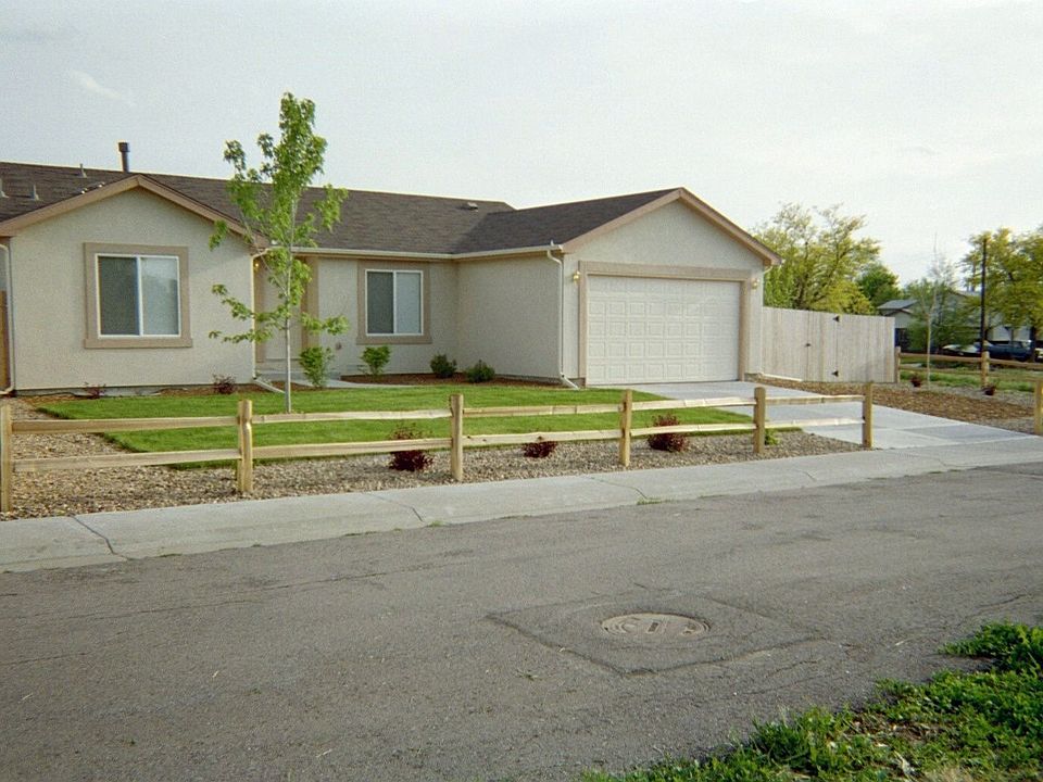 CUSTOM BUILT RANCH