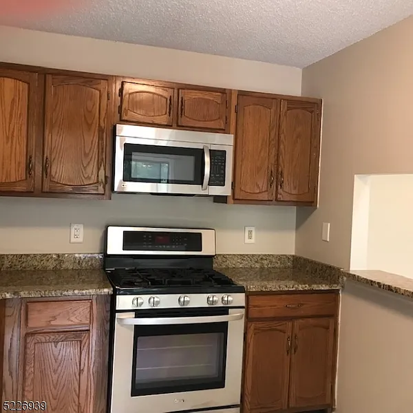 2 bed, 2.0 bath, $2,600 — Photo 4