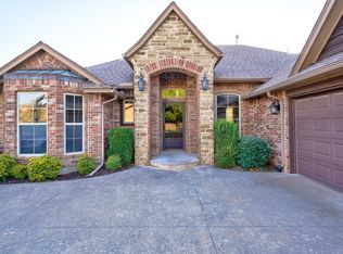 812 Ryan Rd, Moore, OK 73160