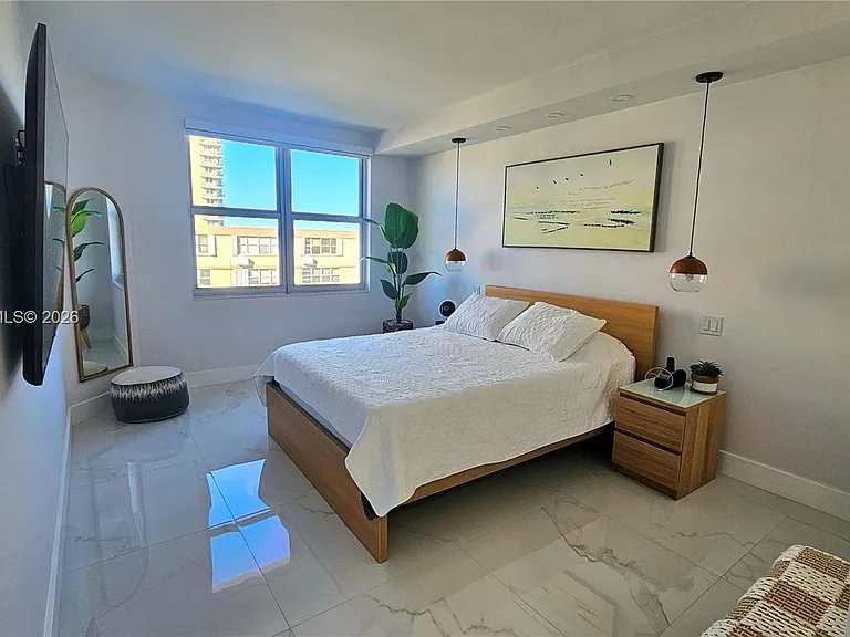 1950 S Ocean Dr #3D — Photo 19