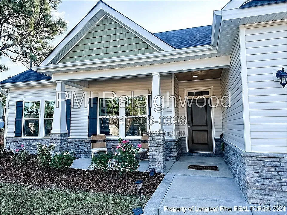 4 bed, 3.0 bath, 2553 sqft, $2,425 — Photo 4