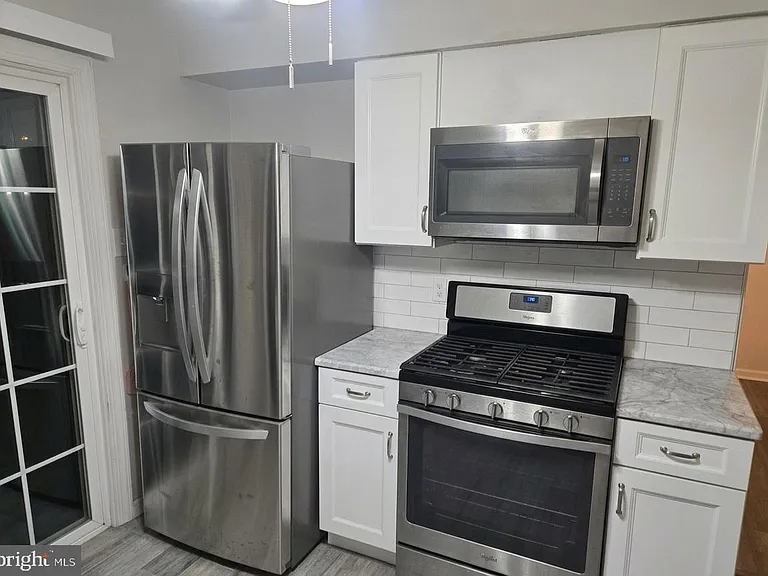 601 Magnolia Ct — Photo 3