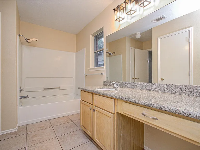 16835 Carbridge Dr — Photo 31