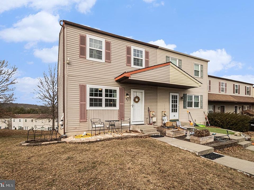 1st image of 37 Pennypacker Dr