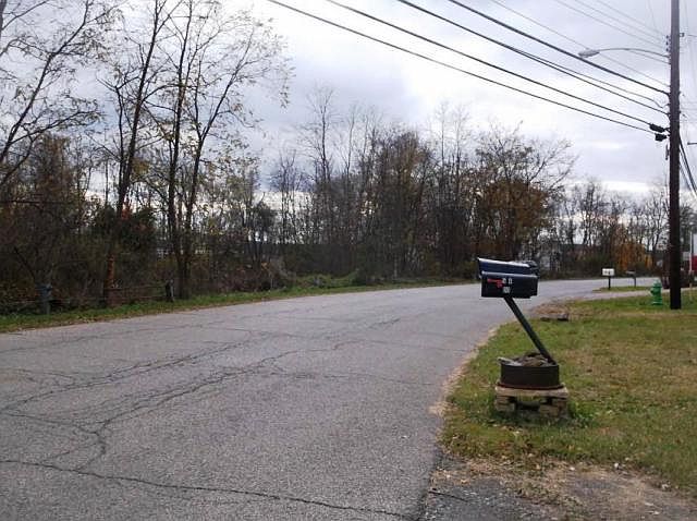 2nd image of 598 Division Ln