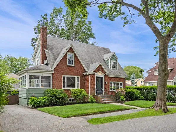 5 Auburndale Rd, Marblehead, MA 01945
