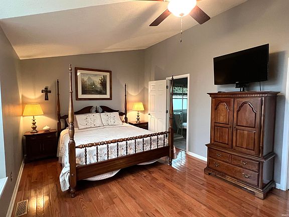 4th image of 5809 N Kingshyre Ln