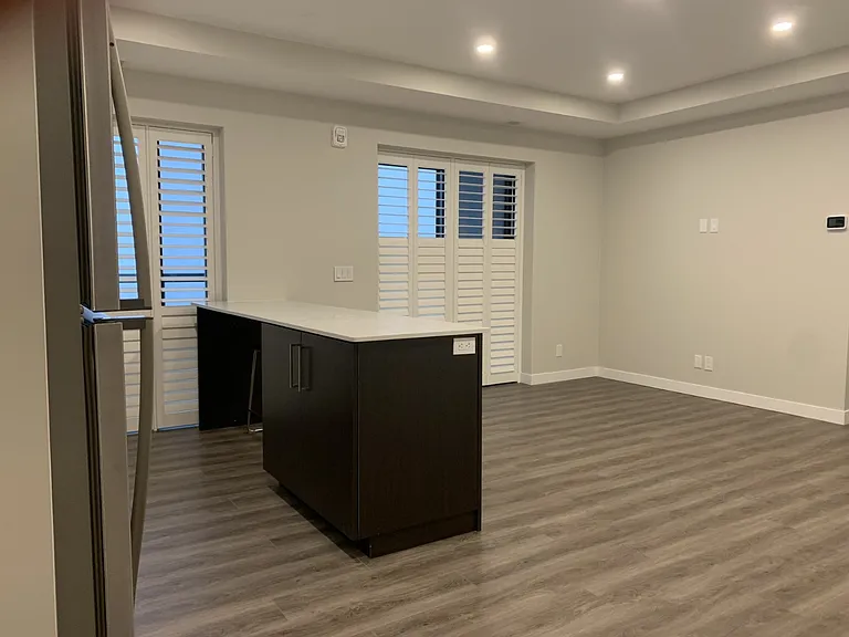 15 Queen St S #2102 — Photo 4