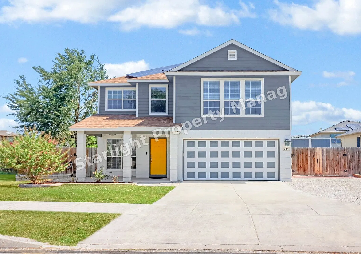Spacious 4-Bed Oasis with Tropical Backyard Pool Oasis, Cozy Fireplace and Solar Panels at 406 Re... — Photo 3