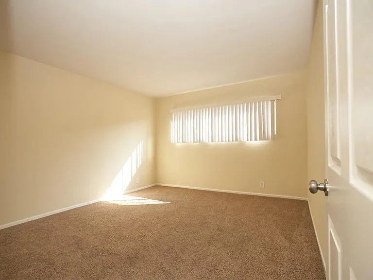 1833 Westholme Ave #207 — Photo 12