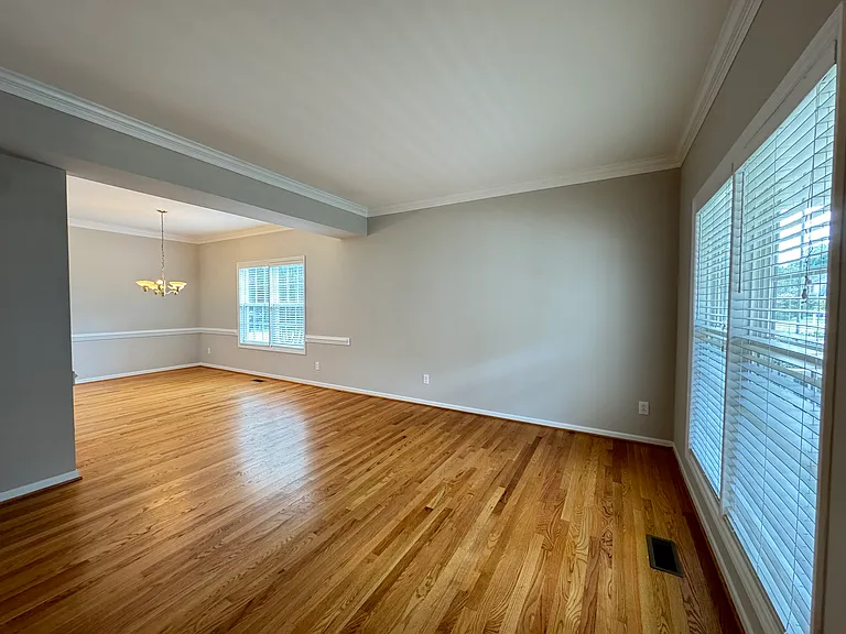 205 Laurens Way — Photo 10