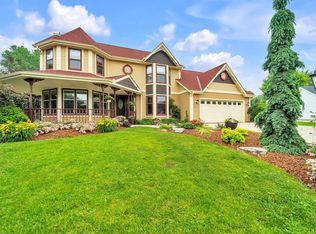 N59W24415 Eagle Ridge Ct, Sussex, WI 53089