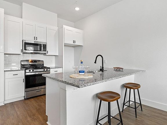 2nd image of 1811 Webberville Rd #1209