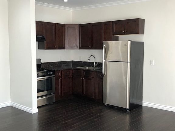 2nd image of 507 Loma Dr APT 308