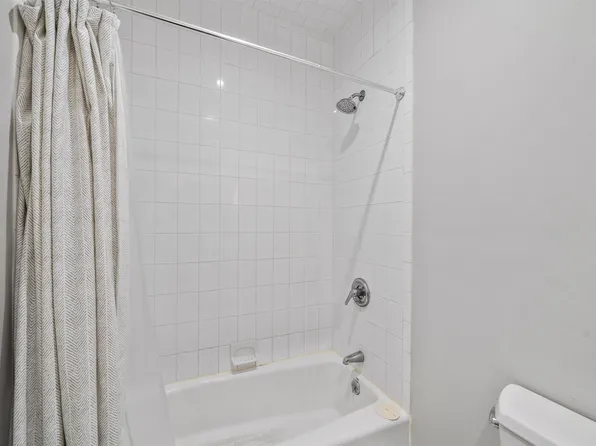 297 Pavonia Avenue image 18 of 30