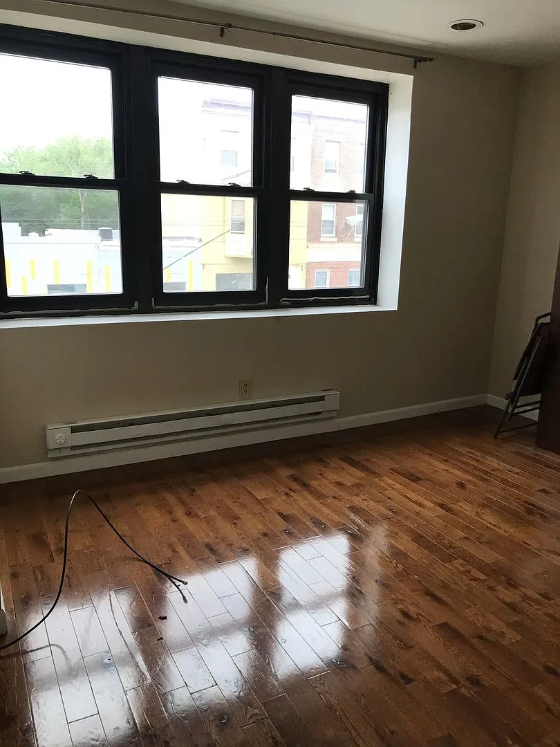 4800-02 Woodland Ave. — Photo 1