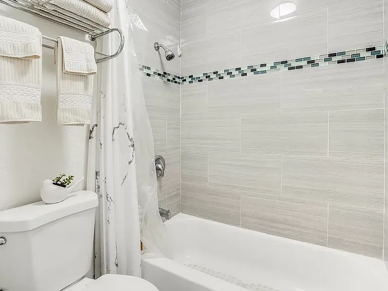 5307 Borneo Cir — Photo 6
