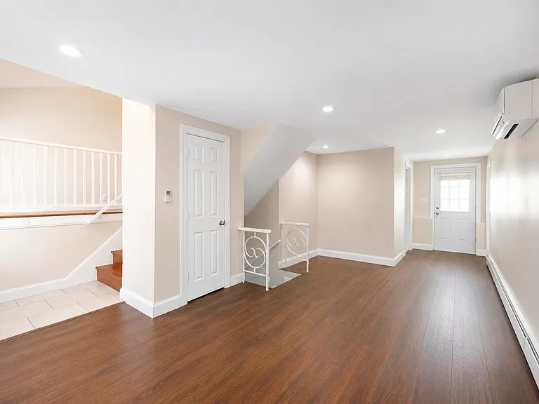 64 Dante Ave — Photo 11