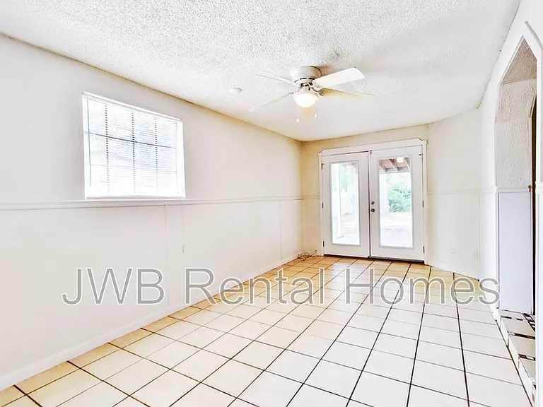 6948 Christopher Robin Dr — Photo 8