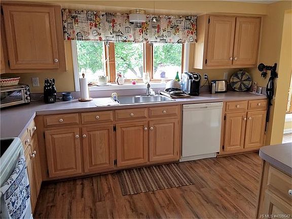 4th image of 716 Evergreen Ct
