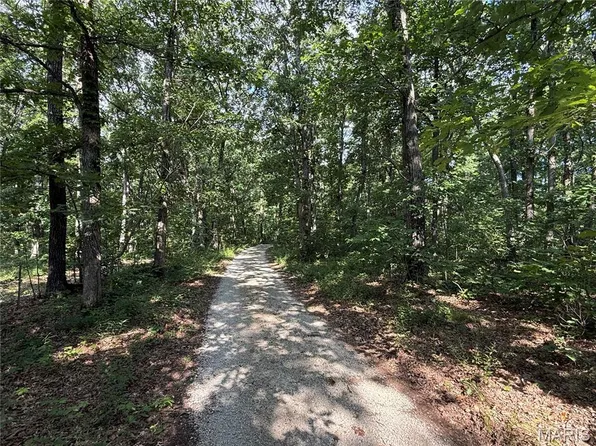 10 Clinton Pl, Monroe City, MO 63456