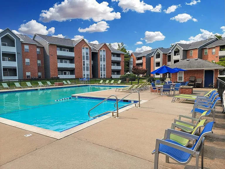 Lake Shore Apartments — Photo 29