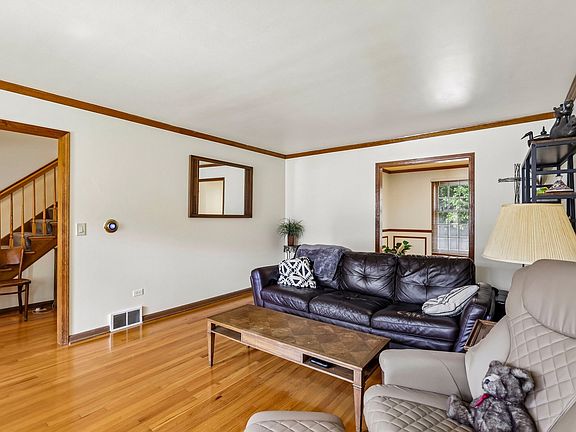 3rd image of 328 Eastern Ave