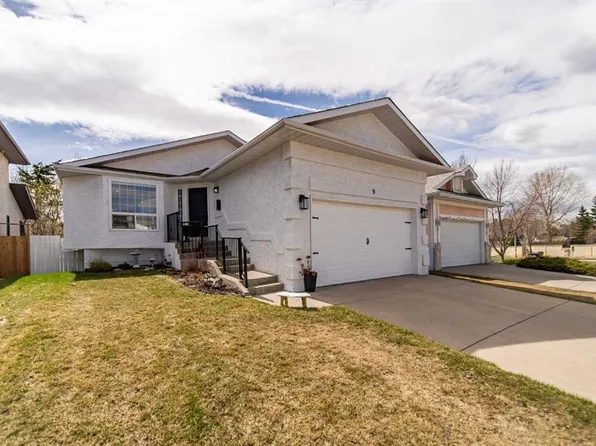 9 E Scripps Lndg NW, Calgary, AB T3L 1V9