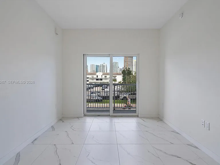 420 SW 7th Ave #204 — Photo 8
