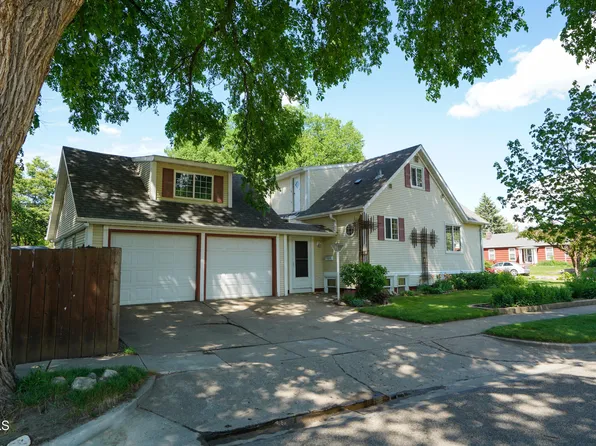 1300 N 3rd St, Bismarck, ND 58501