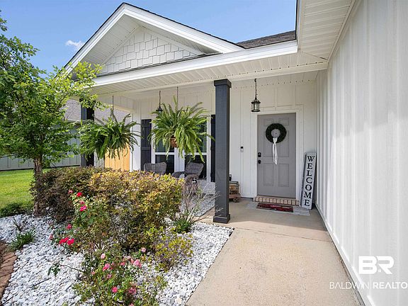 4th image of 32165 Calder Ct