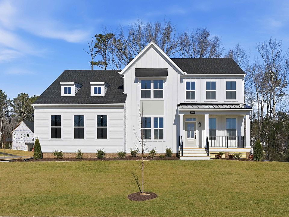 Modern Farmhouse Side Load Garage