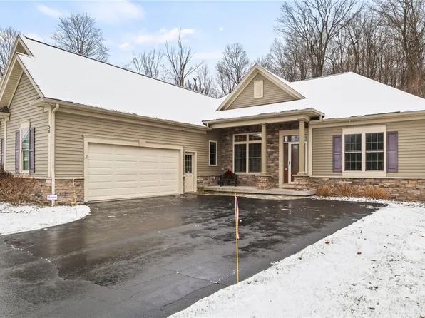 56 Timber Glen Trl, Penfield, NY 14526