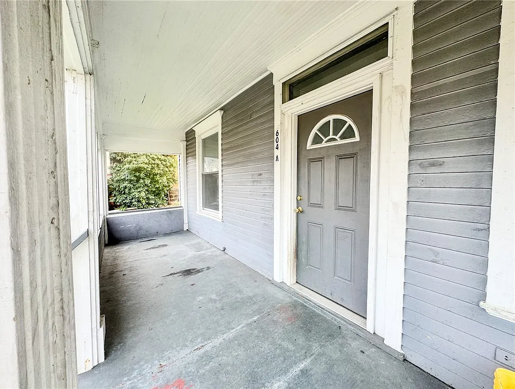 2 bed, $1,200 — Photo 3